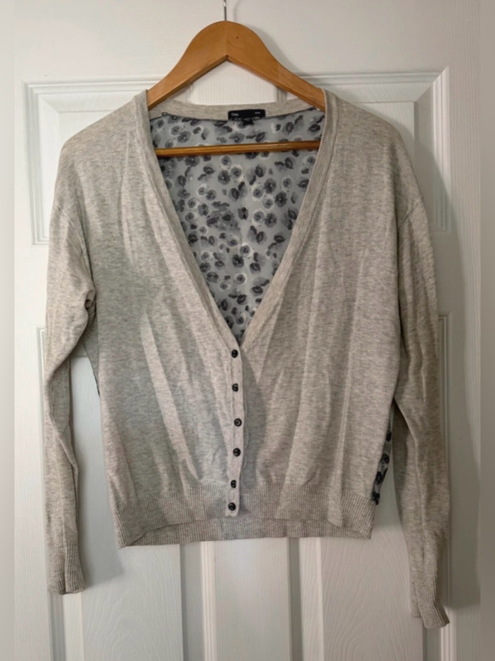 GAP Light Gray V-Neck Button-Up Cardigan with Sheer Printed Floral Back